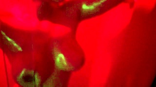 غابي سيلفا ترذذ بقوة وبزاز طبيعية كبيرة