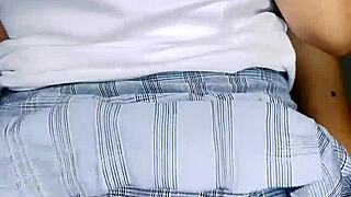 mi prima me agarra a sentones en escena casera