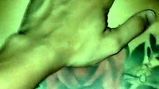 Fudendo amiga gostosa rabuda na madrugada no pelo com muito prazer