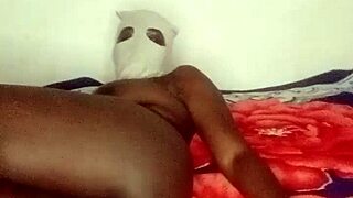 tinysmall 18+er alone plays with neighbors