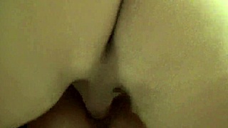 Ehi, vieni a divertirti con questa milf italiana troia per una serata sporca!