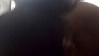 Vino tinto makes my woman moan deliciously