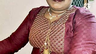 Desi Bhabhi ก้มให้เย็ดหนักๆ ในยิม!