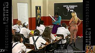 Yesabella In Bikini - La Paisana Jacinta Profesora