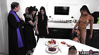 Bella Rolland in mourning, deep connection with Kira Noir