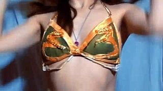 Bonneyuwu Stuns in Leia Star Wars Cosplay Solo Show