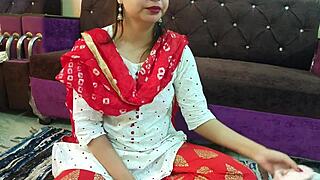 Indisk jija saali i vild doggystyle sex med klar hindi lyd under handlingen