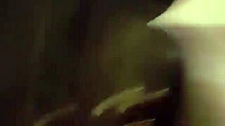 Soumise utholder intens BDSM økt med herre