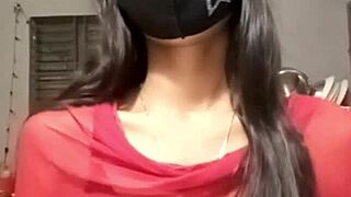 Indian Girl in Steamy Live Sex Video