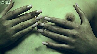 Elizamars Explores Her Body in Retro Solo Scene