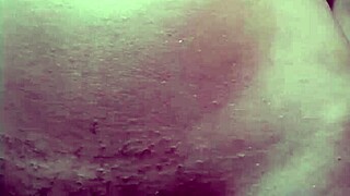 essa novinha puta mostra buceta peluda na rua