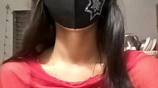 Indian Girl in Steamy Live Sex Video