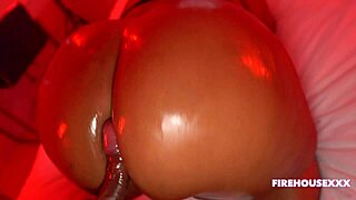 Hey, watch this monster booty BBW model Dallas Playhouse ride BBC hard!