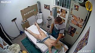 wow, this bdsm fucking in the massage room is insane 😍