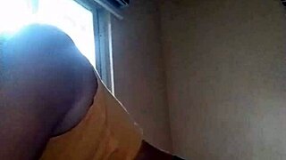 Chubby pinay rides dick in quick cowgirl session