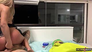 Loira Shemale Gemendo Muito in Part 2 Scene