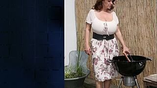 i admire huge boobs on bbw chubby milfs