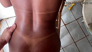 eu louco pra comer minha enteada pedi pra ela mostrar sua nova marquinha que ficou uma delícia meu presentinho de natal