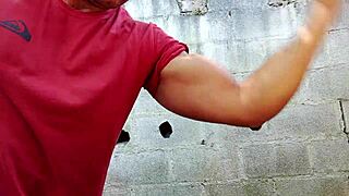 yuri gaucho - brazilian bear handjob cumload!