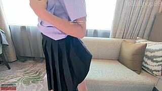 야, 귀여운 교환학생 유니폼 입고 후킹해서 떡치기 해봤어?