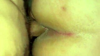 miren como se pedorrea la vagina de mi vecina me vine dentro