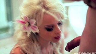 Stunning blonde babe sucking his cock great fun session