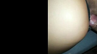 Nuori neitsyt etsii ekaa kertaa seksiä karanteenissa