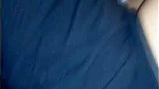 Nuori neitsyt etsii ekaa kertaa seksiä karanteenissa