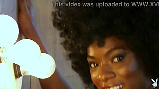 Ana Foxxx Strips and Jerks in Supernova PMV