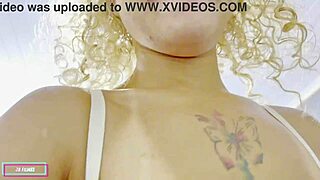 minha buceta está toda molhadinha right now