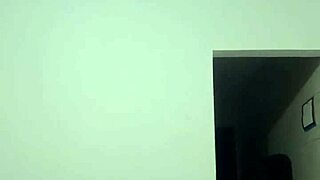 Brunette dances funk naked, showing off her curves