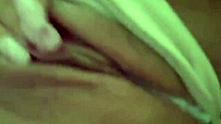 I masturabte with dildo while waitin for my best frien