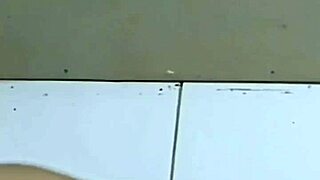 Menari Telanjang Sambil Colmek Komentar Jorok Nya Dong