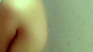 Menari Telanjang Sambil Colmek Komentar Jorok Nya Dong