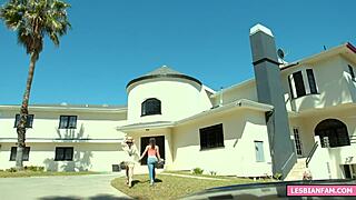 can tiny lesbian girl handle tight fingering?