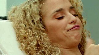 Lisa Ann Devours Juicy Big Cock Seductively