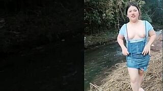 Pasangan Asia gempal Andrea & Migz eksplor seks homemade outdoor