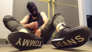 Wanking in sneakers feels amazing!