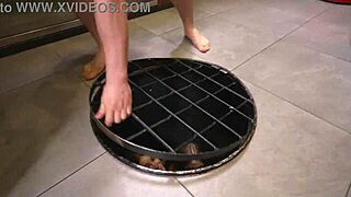 Zvládneš čůrat na tyhle poslušné otrokyně sestry?