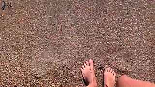 Horny Babe LaraJuicy Double Squirts While Joggers Pass Beachside