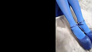 Milf perfect body with pantyhose and eight inch heels