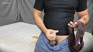 वाह, हब्बी के बाहर होने पर साली को शॉवर के बाद जोर से चोद रहा हूं।