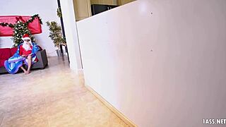 fat ass mariana martix deepthroats santa's cock for healing