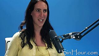 I Am A Kisser I Love Kissing - Cadence Lux