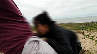 Dia de anal na praia com voyer safados 😈