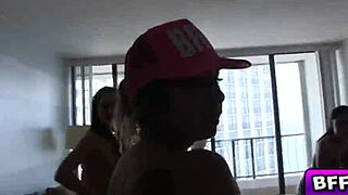 can blondie and brunette open their pussies?