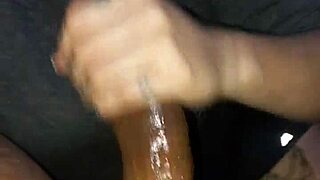 RAINYDAY DEEPTHROATS COCK WITH FRIEND'S HELP!
