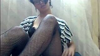 Wow, milf tranny cums hard from intense solo play!