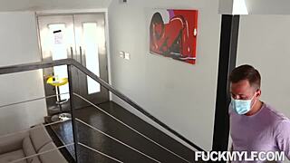 Äitipuoli Sommer rakastaa turvallisuusvinkkejä seiksuun