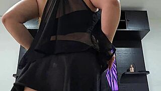 Mi Hermanastra Me Hace Un Baile Erótico Parte 1